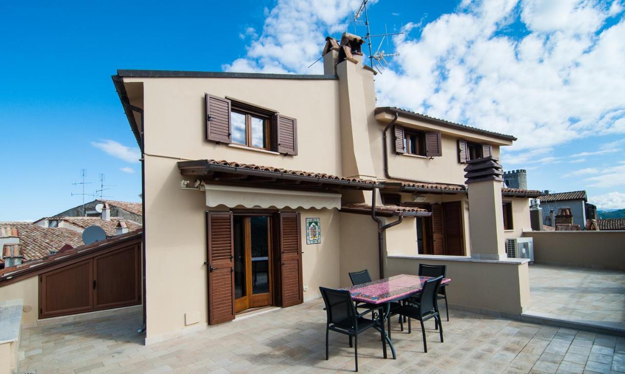 Casa Vacanza La Piazza Orvinio Kültér fotó