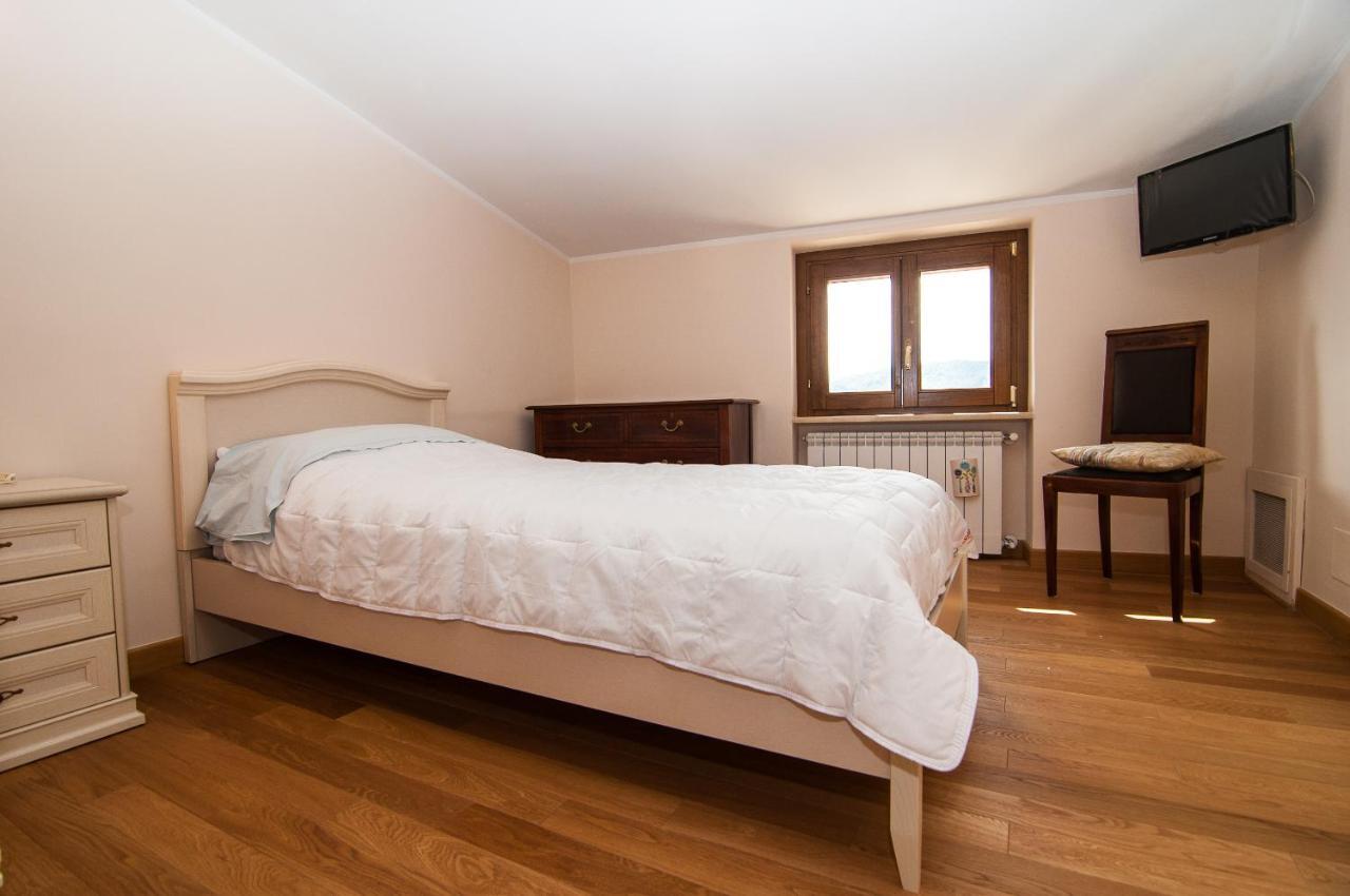 Casa Vacanza La Piazza Orvinio Kültér fotó